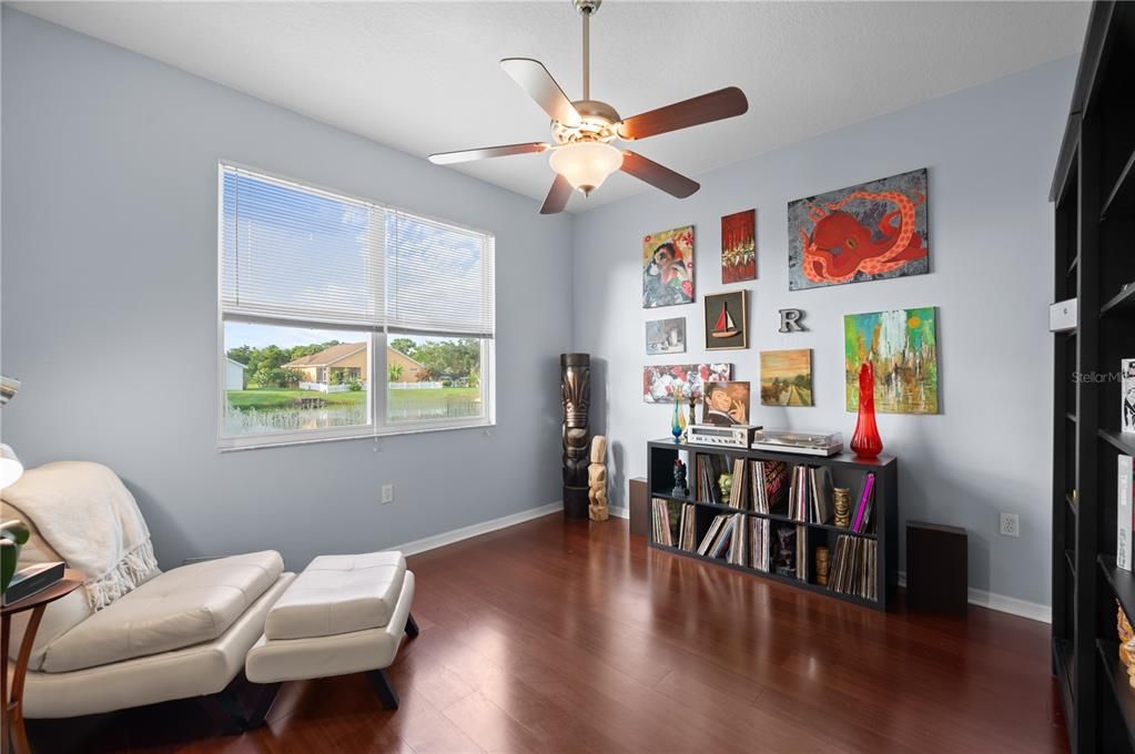 Bonus room adjacent to kitchen