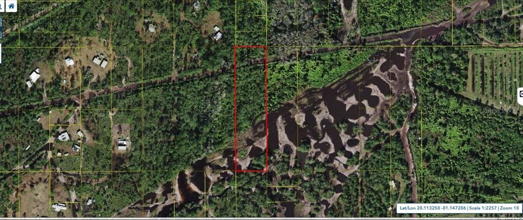 На продажу: $34,400 (2.52 acres)