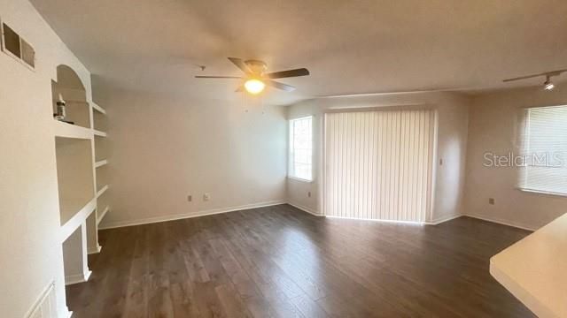 For Rent: $1,600 (1 beds, 1 baths, 842 Square Feet)