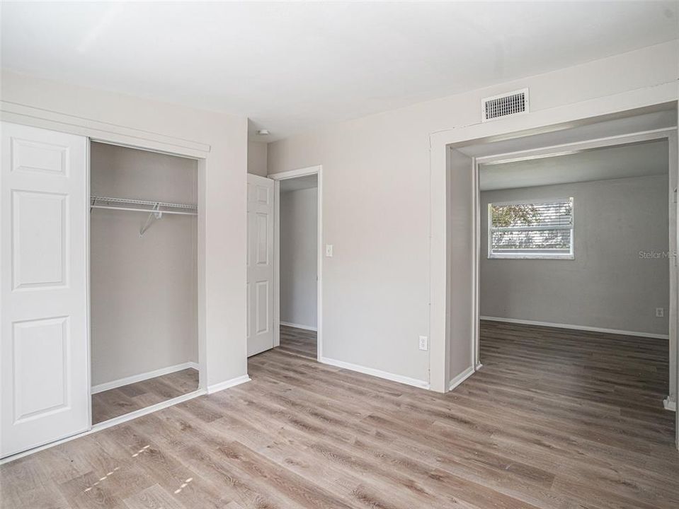 For Sale: $389,900 (3 beds, 2 baths, 1275 Square Feet)