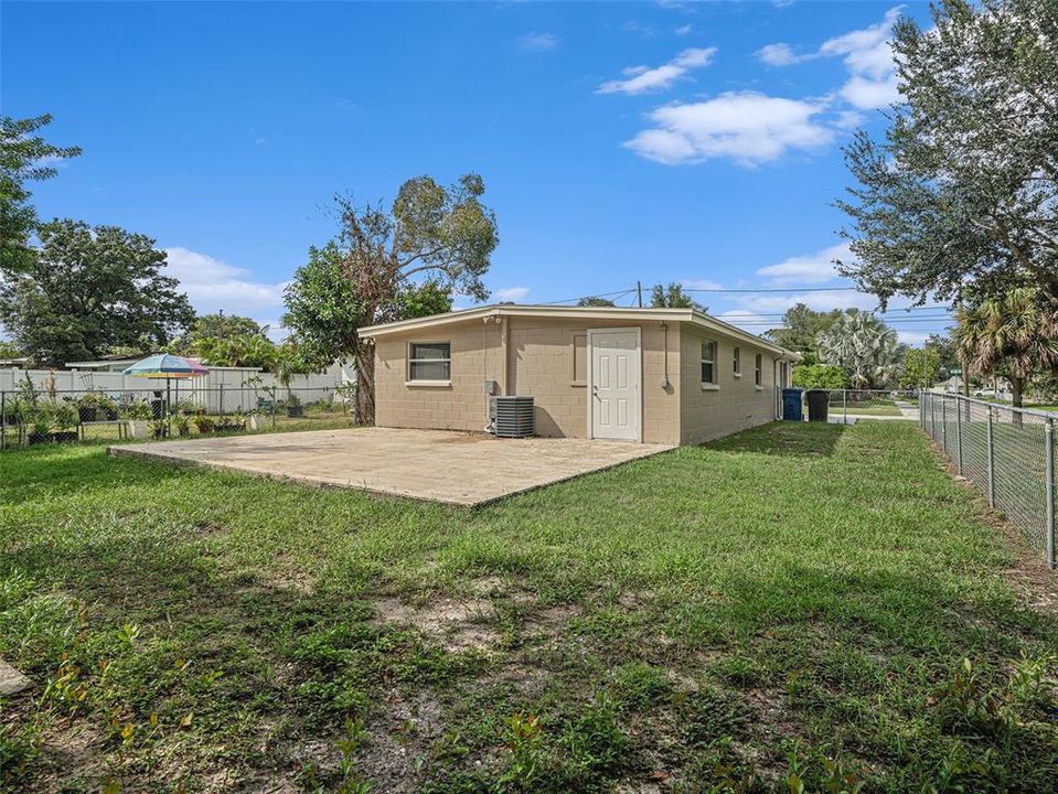 For Sale: $389,900 (3 beds, 2 baths, 1275 Square Feet)