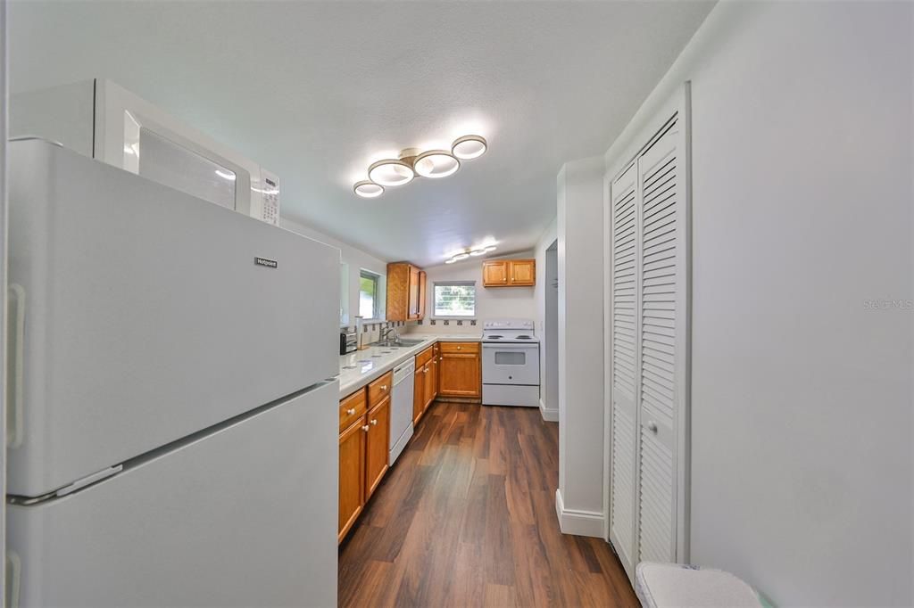 For Sale: $495,000 (2 beds, 1 baths, 655 Square Feet)