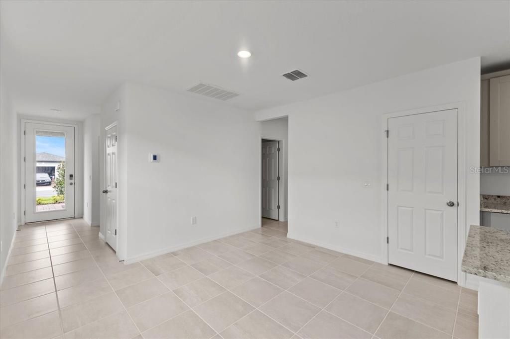 For Sale: $294,000 (3 beds, 2 baths, 1500 Square Feet)