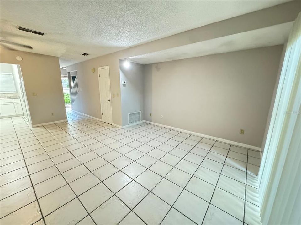 For Rent: $1,850 (2 beds, 1 baths, 1100 Square Feet)