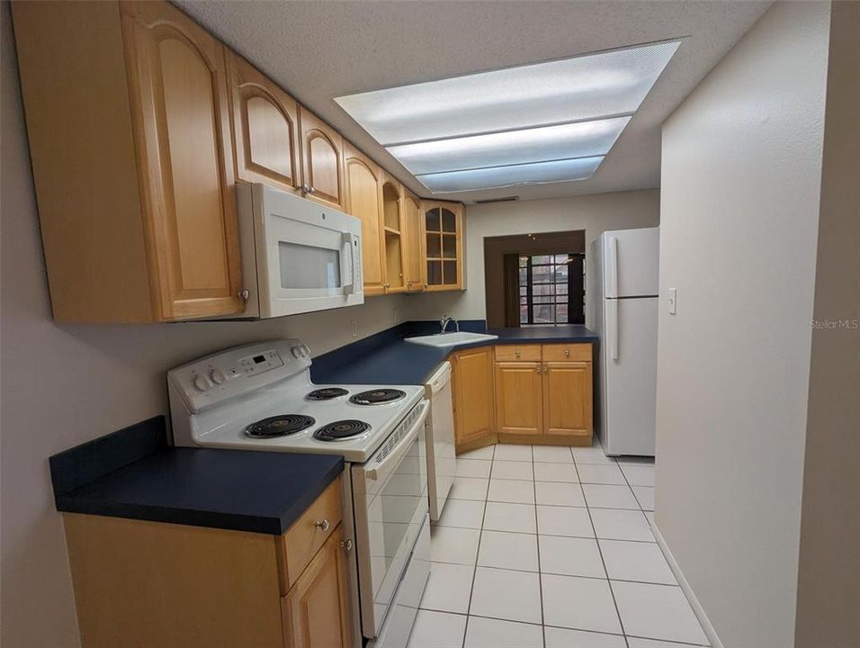 For Rent: $1,775 (2 beds, 1 baths, 991 Square Feet)