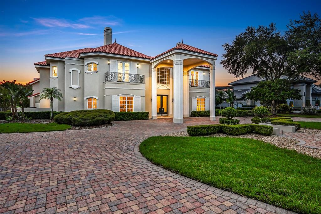 For Sale: $2,999,000 (6 beds, 6 baths, 9492 Square Feet)