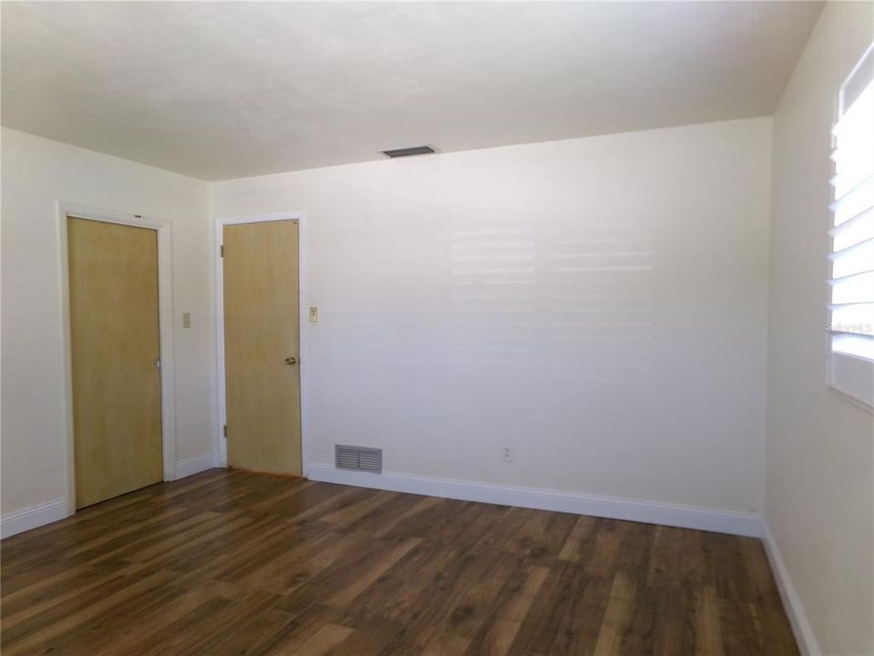 For Sale: $429,900 (3 beds, 1 baths, 1422 Square Feet)