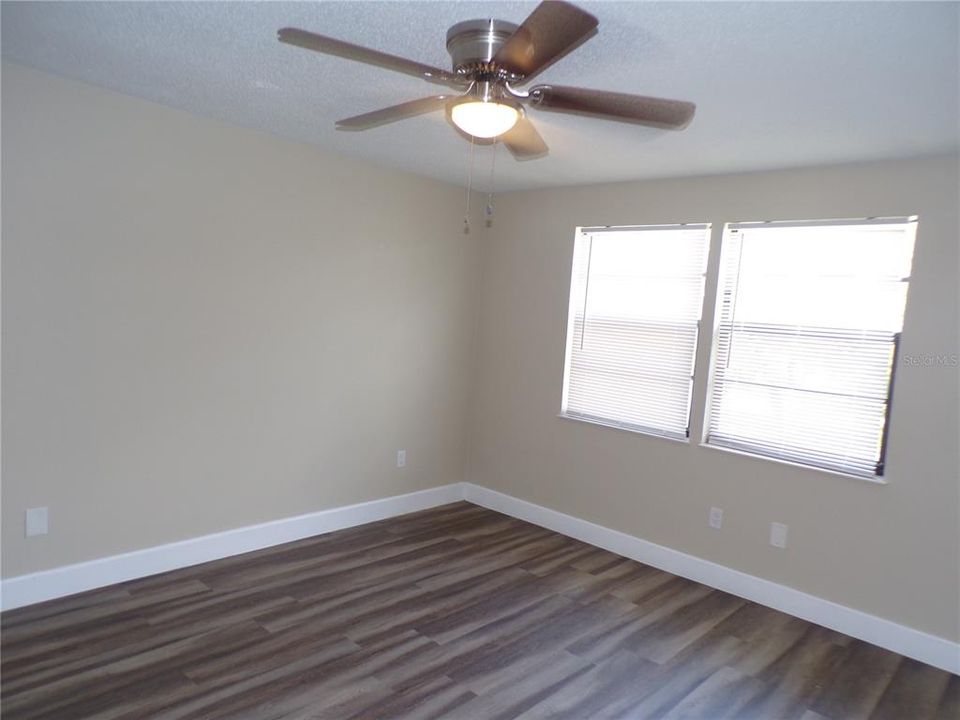 For Rent: $1,300 (2 beds, 2 baths, 960 Square Feet)