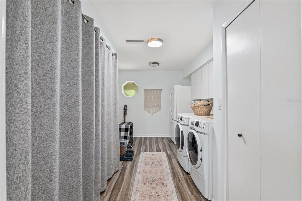 EnormousOut laundry room with mudroom