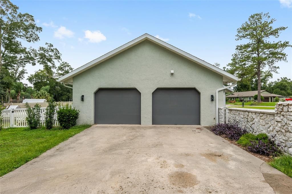 2 car garage with second side driveway