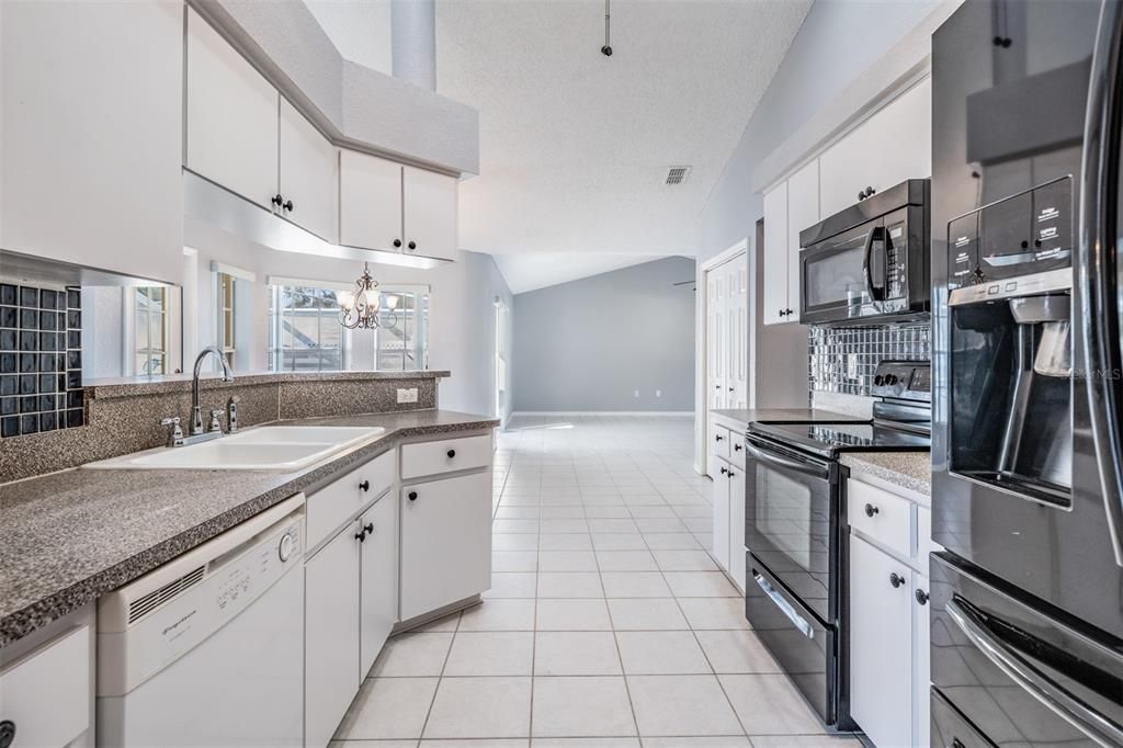 For Sale: $379,000 (3 beds, 2 baths, 2250 Square Feet)