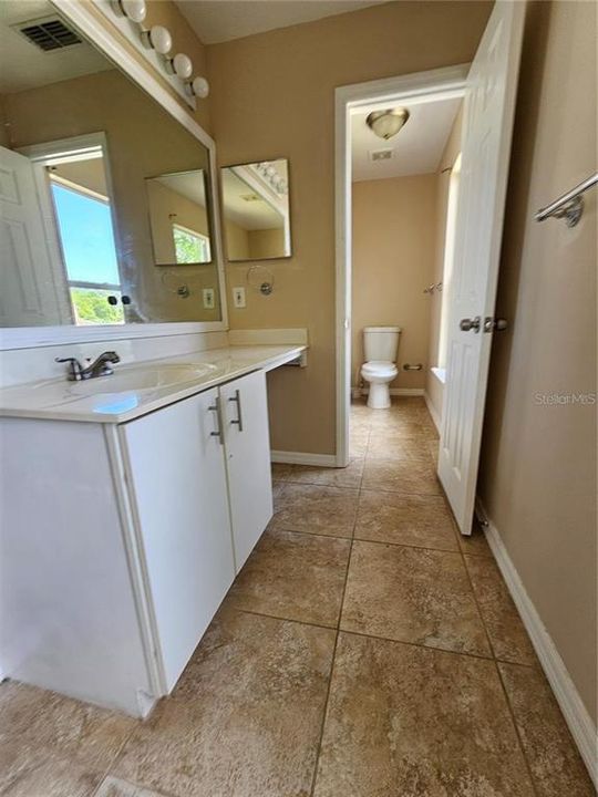 For Rent: $1,875 (4 beds, 2 baths, 2215 Square Feet)