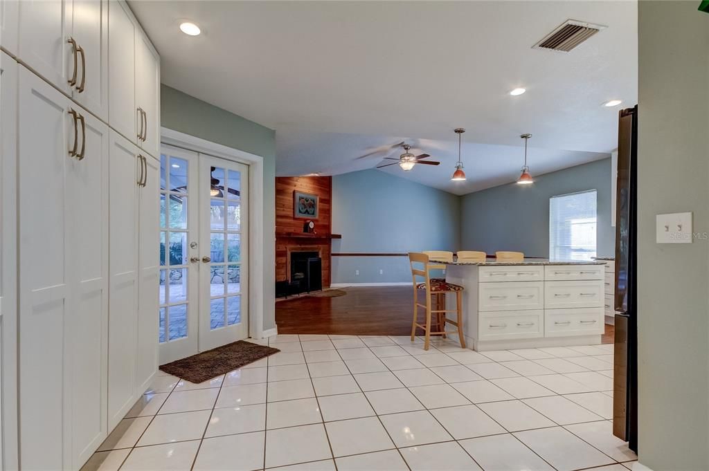 For Sale: $479,900 (3 beds, 2 baths, 2061 Square Feet)