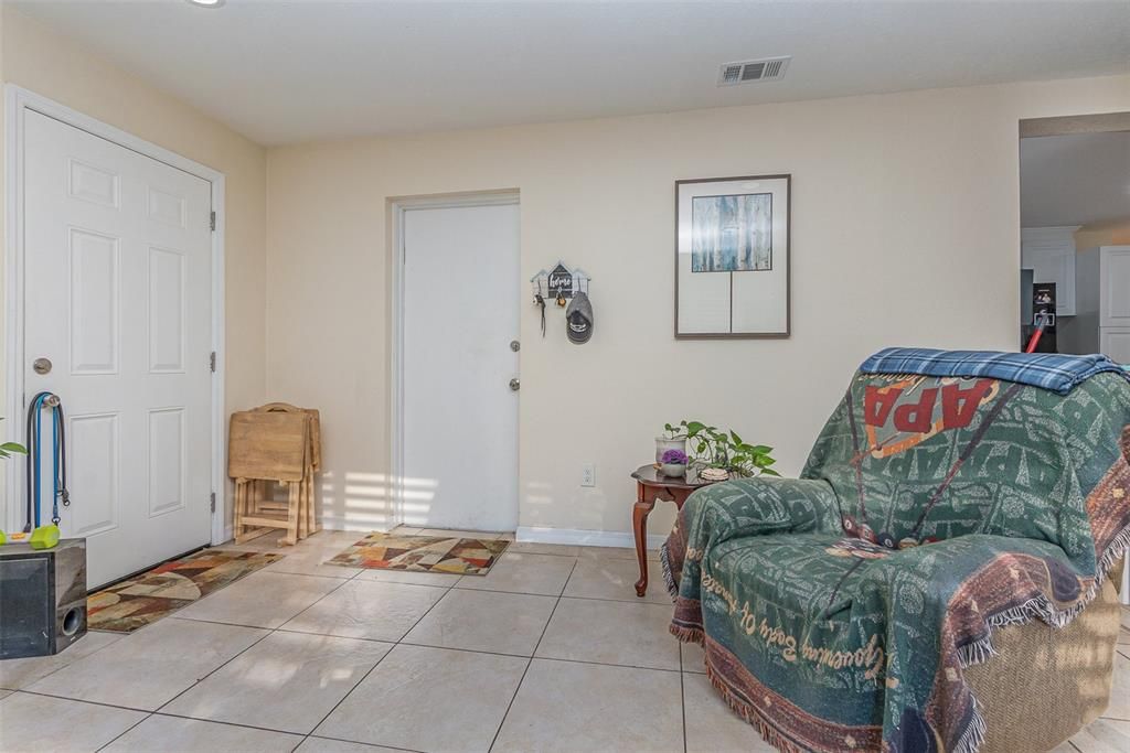 For Sale: $360,000 (3 beds, 1 baths, 1692 Square Feet)