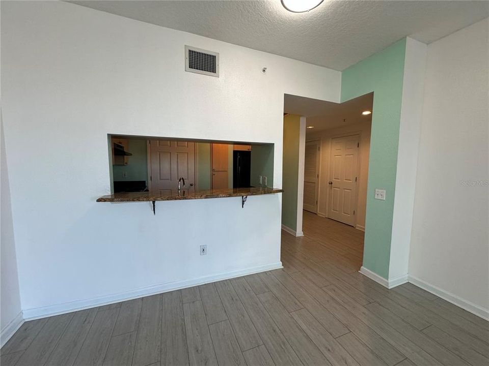 For Rent: $2,250 (2 beds, 2 baths, 1148 Square Feet)