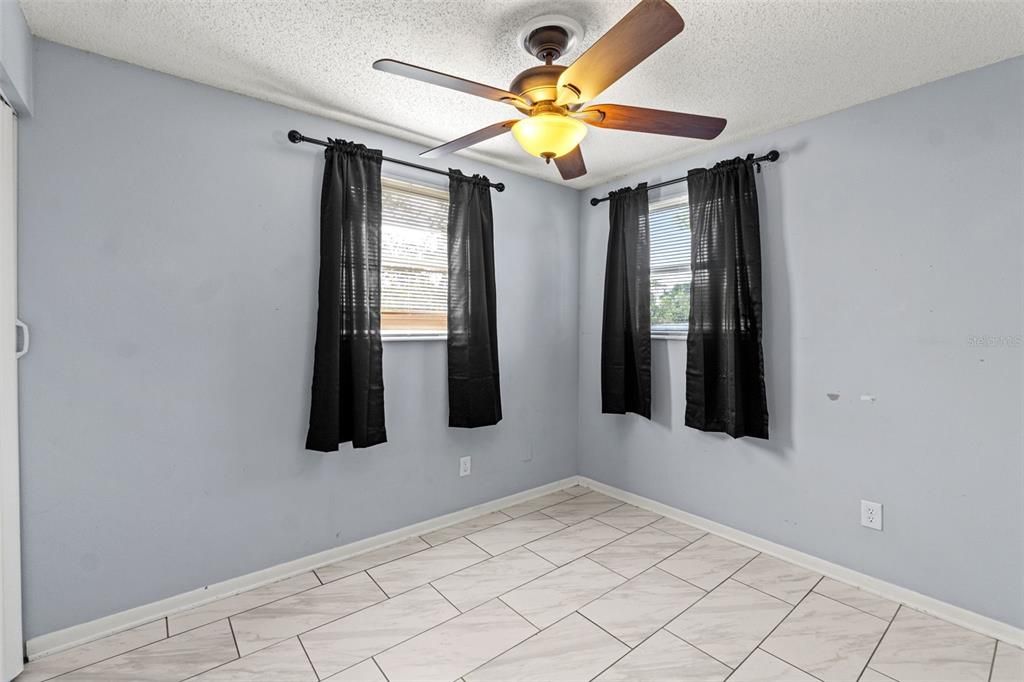 For Sale: $204,990 (2 beds, 1 baths, 660 Square Feet)