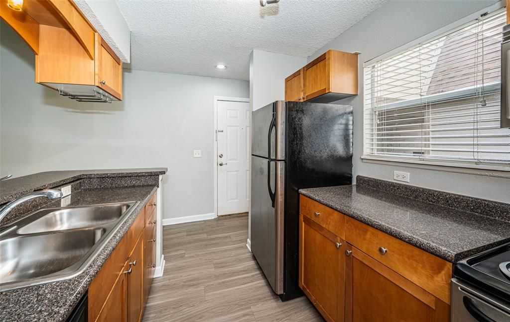 For Rent: $1,995 (2 beds, 2 baths, 946 Square Feet)