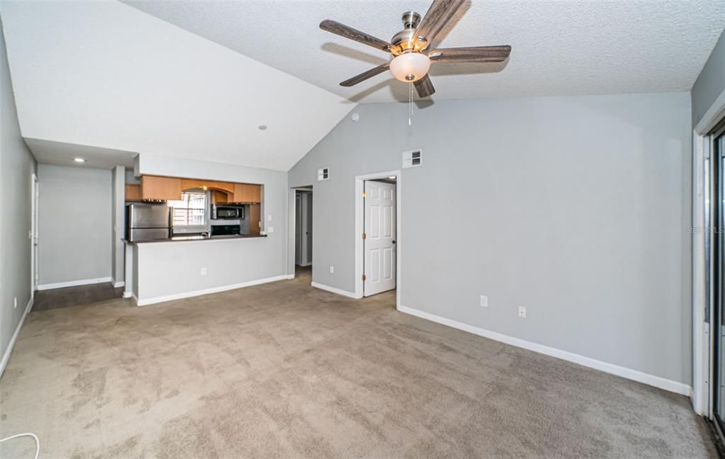 For Rent: $1,995 (2 beds, 2 baths, 946 Square Feet)