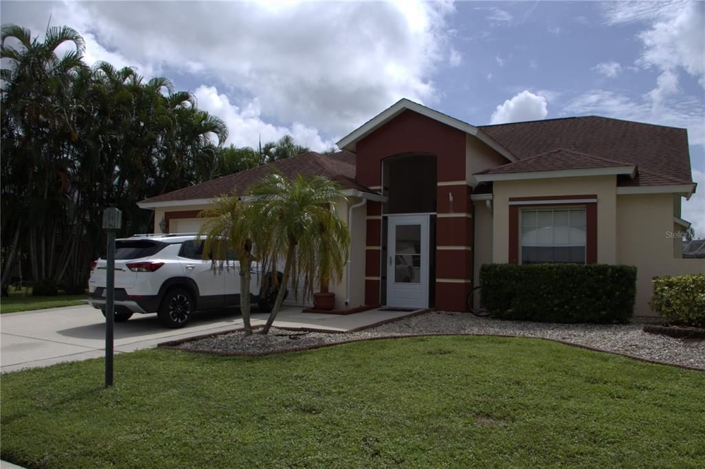 For Sale: $525,000 (3 beds, 2 baths, 1652 Square Feet)