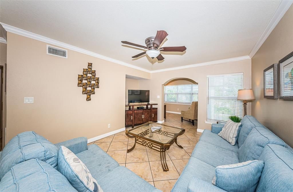 For Sale: $485,000 (2 beds, 1 baths, 950 Square Feet)