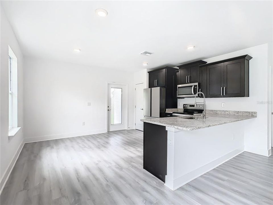 For Sale: $325,000 (3 beds, 2 baths, 1418 Square Feet)