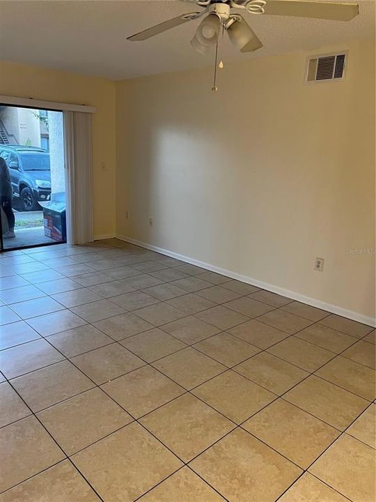 For Rent: $1,800 (2 beds, 2 baths, 1048 Square Feet)