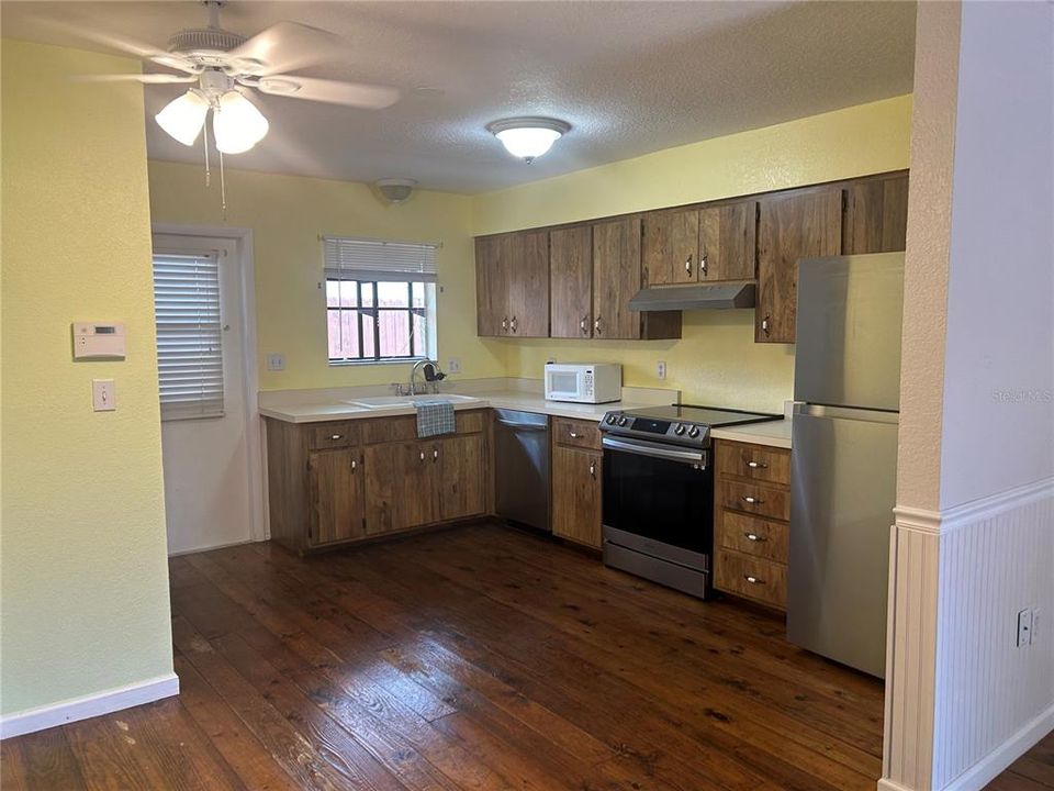 For Rent: $1,550 (2 beds, 2 baths, 864 Square Feet)