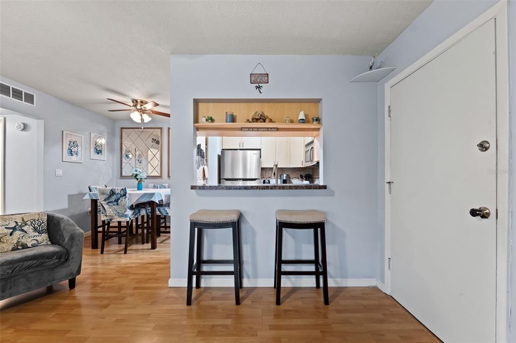 For Sale: $130,000 (2 beds, 2 baths, 1104 Square Feet)