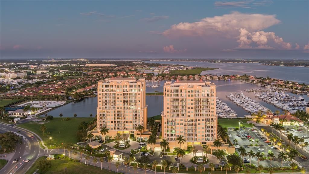 CONDO FACING WEST WITH THE BEAUTIFUL SUNSET OF THE GULF/OCEAN