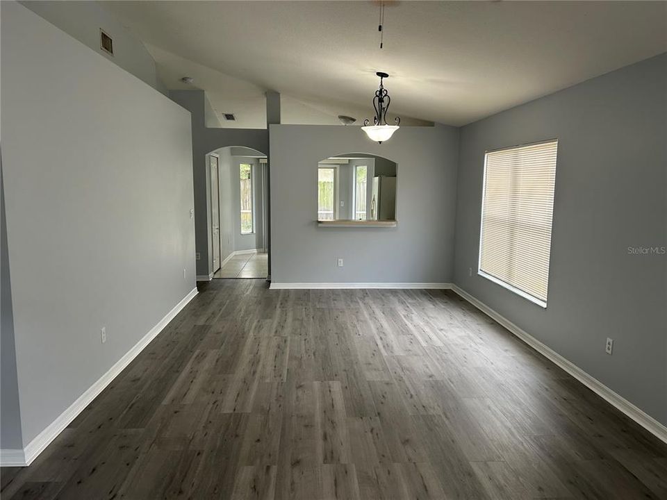 For Rent: $1,799 (3 beds, 2 baths, 1276 Square Feet)