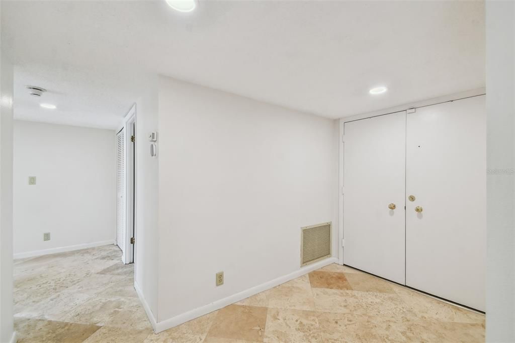 For Rent: $2,700 (2 beds, 2 baths, 1395 Square Feet)