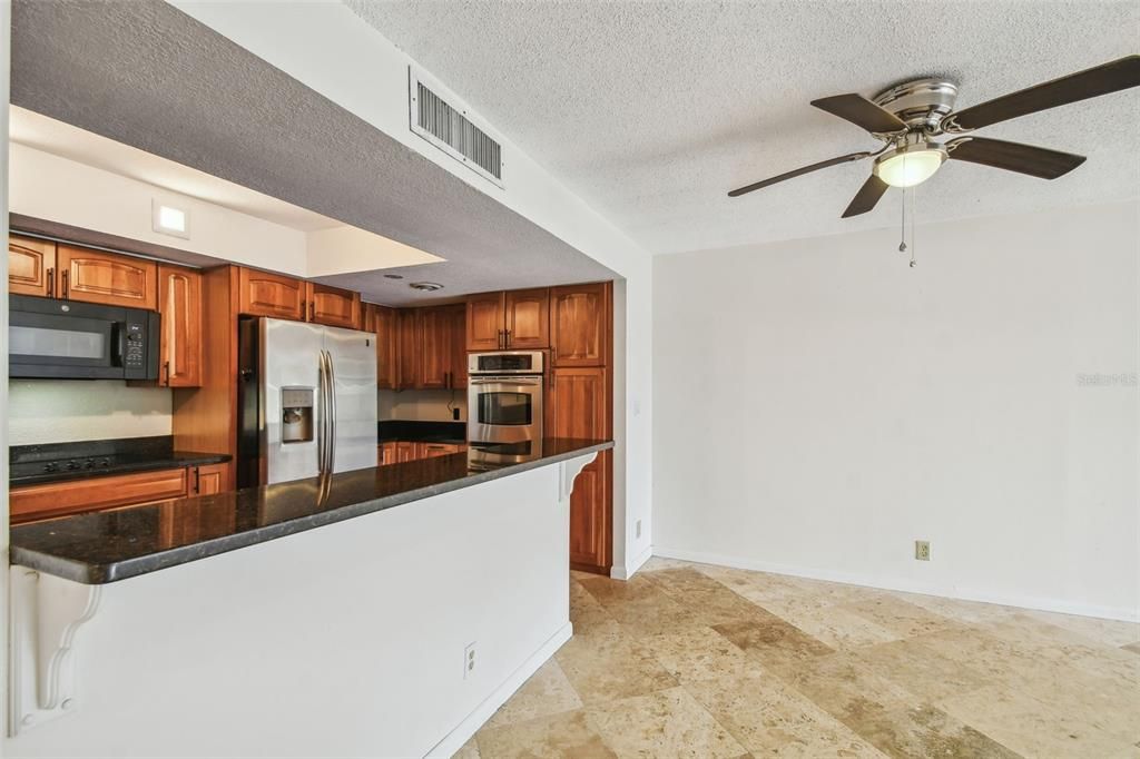 For Rent: $2,700 (2 beds, 2 baths, 1395 Square Feet)