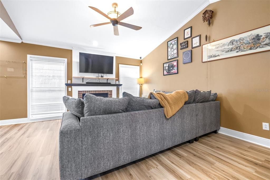 For Sale: $485,000 (3 beds, 2 baths, 1448 Square Feet)