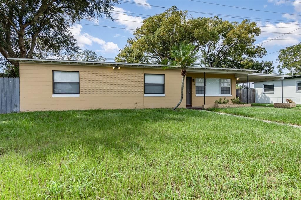 For Sale: $339,900 (3 beds, 2 baths, 1374 Square Feet)