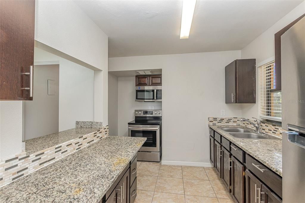 For Sale: $339,900 (3 beds, 2 baths, 1374 Square Feet)