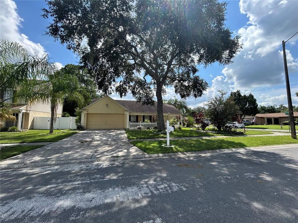 For Sale: $530,000 (3 beds, 2 baths, 1643 Square Feet)