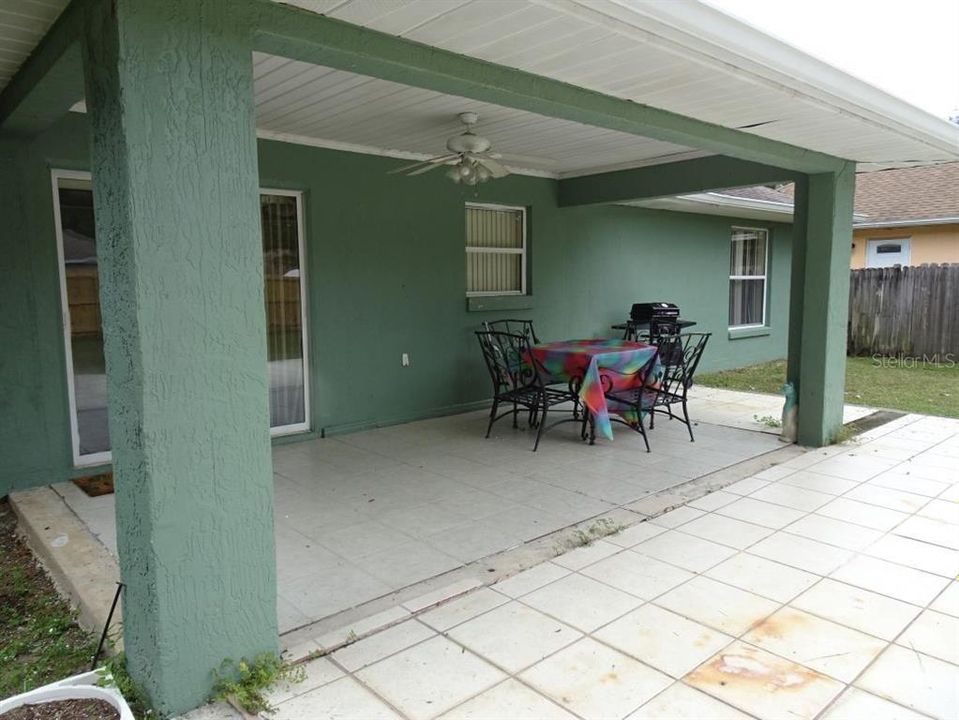 For Rent: $1,800 (3 beds, 2 baths, 1456 Square Feet)