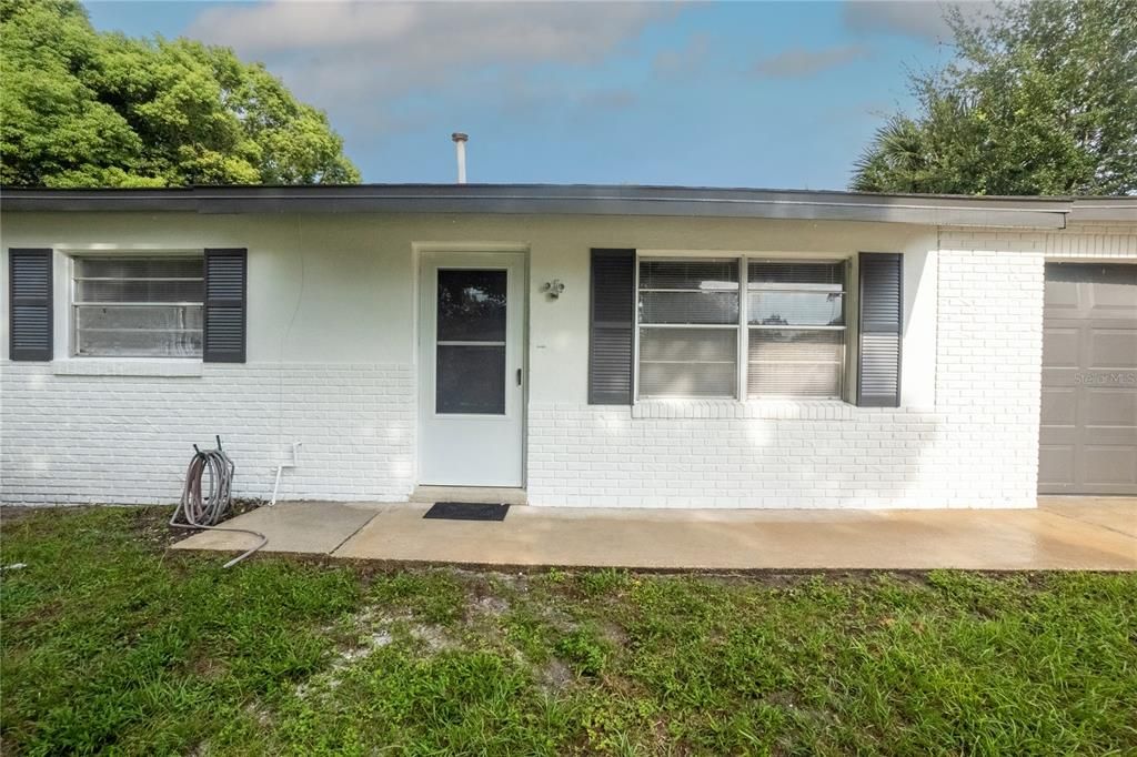 For Sale: $279,000 (3 beds, 1 baths, 1040 Square Feet)