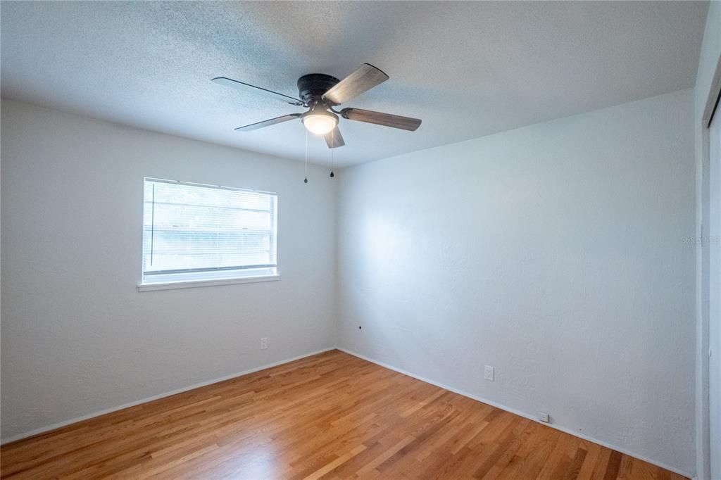 For Sale: $279,000 (3 beds, 1 baths, 1040 Square Feet)