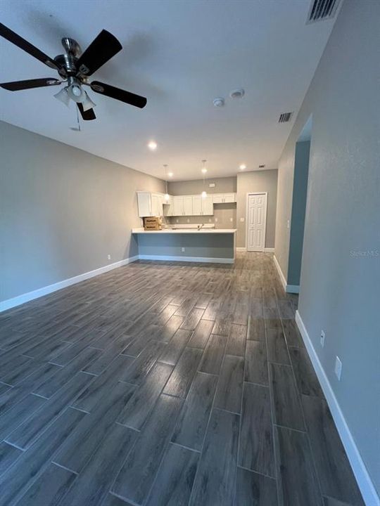 For Rent: $1,700 (3 beds, 2 baths, 2346 Square Feet)