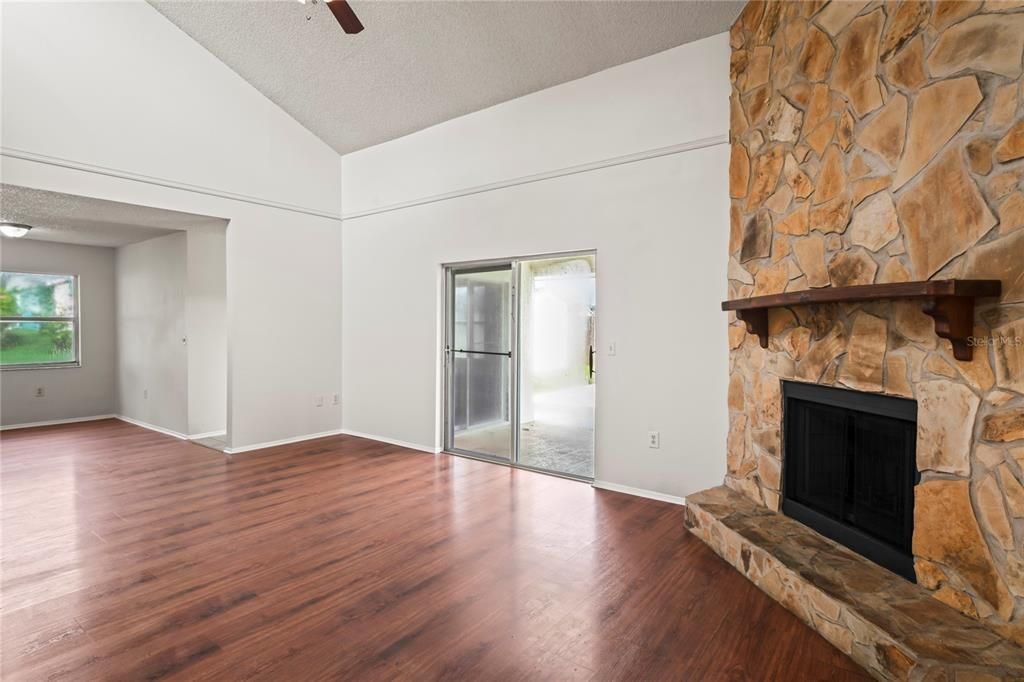 For Sale: $309,900 (3 beds, 2 baths, 1451 Square Feet)