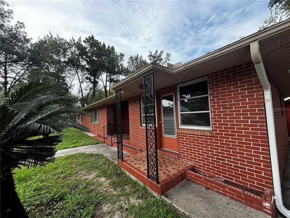 For Rent: $1,575 (3 beds, 2 baths, 1550 Square Feet)