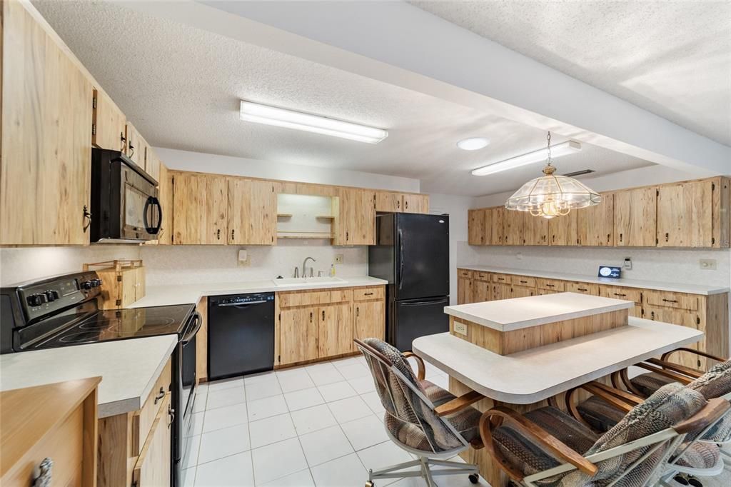 For Sale: $157,000 (2 beds, 2 baths, 1541 Square Feet)