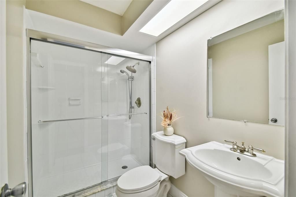 For Sale: $549,900 (2 beds, 2 baths, 1424 Square Feet)