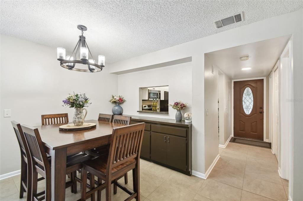 For Sale: $549,900 (2 beds, 2 baths, 1424 Square Feet)