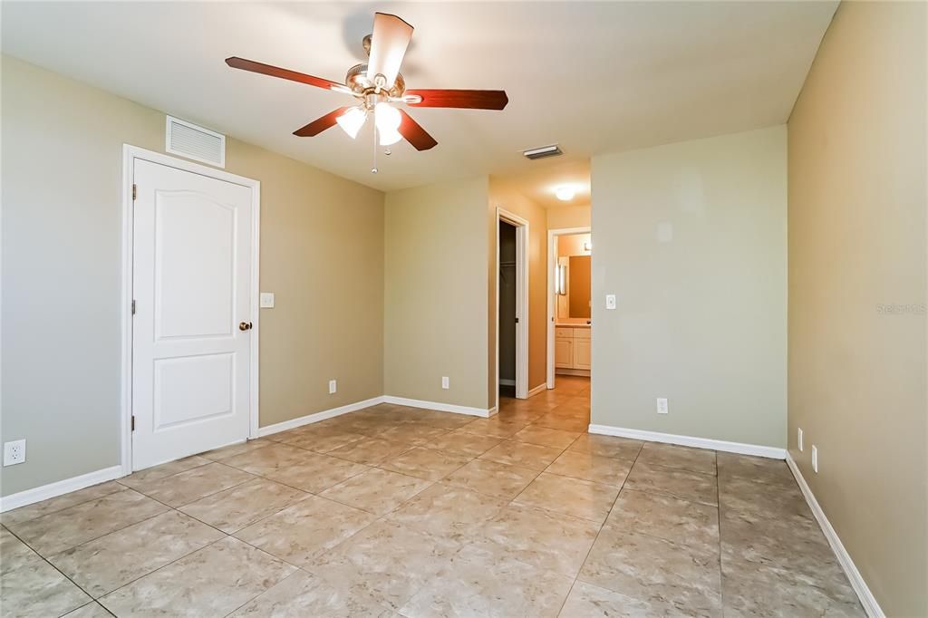 For Rent: $2,055 (3 beds, 2 baths, 1458 Square Feet)