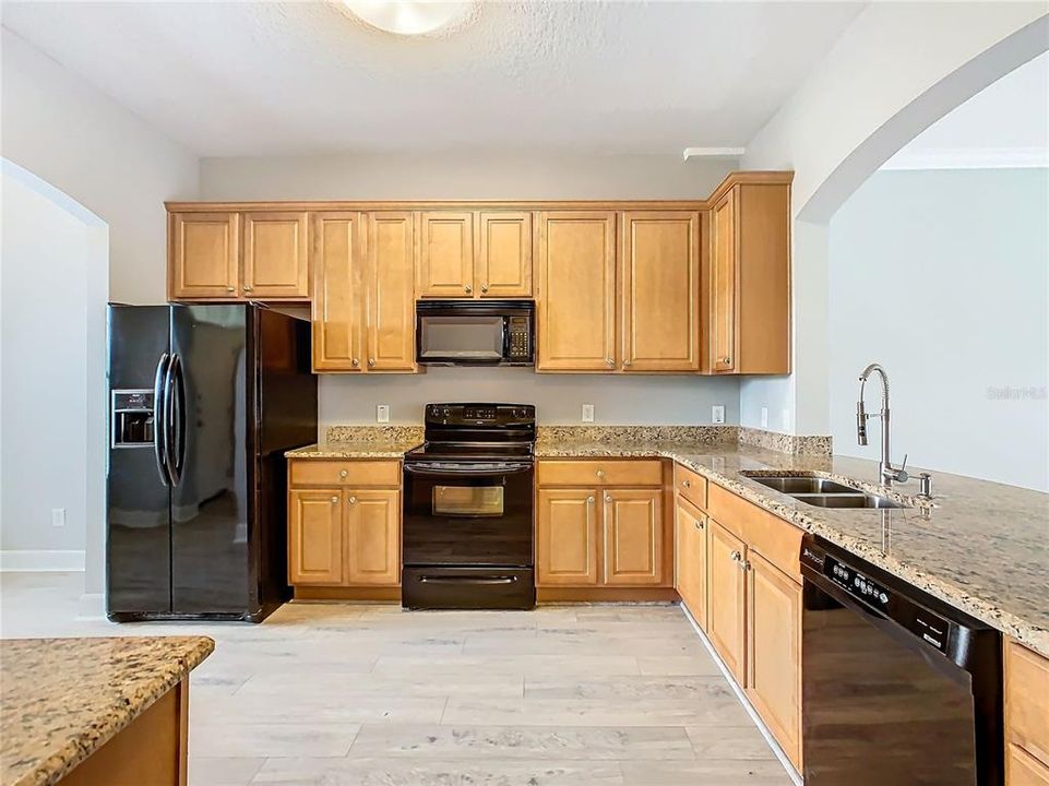 For Rent: $2,750 (2 beds, 2 baths, 1345 Square Feet)