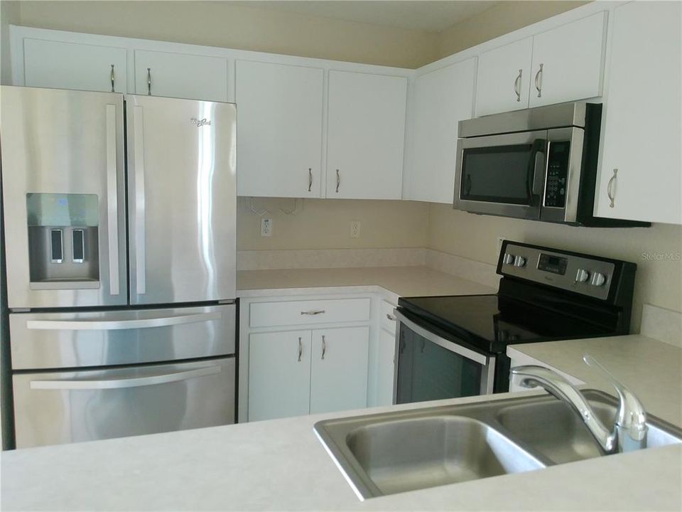 For Rent: $1,800 (3 beds, 2 baths, 1231 Square Feet)