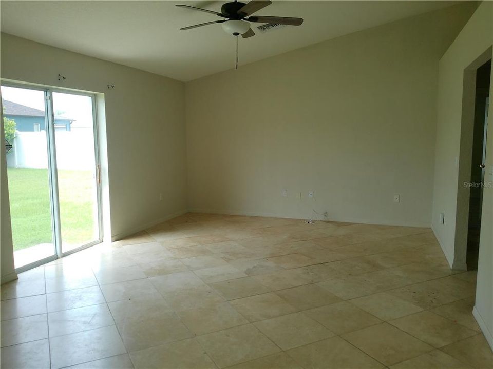 For Rent: $1,800 (3 beds, 2 baths, 1231 Square Feet)