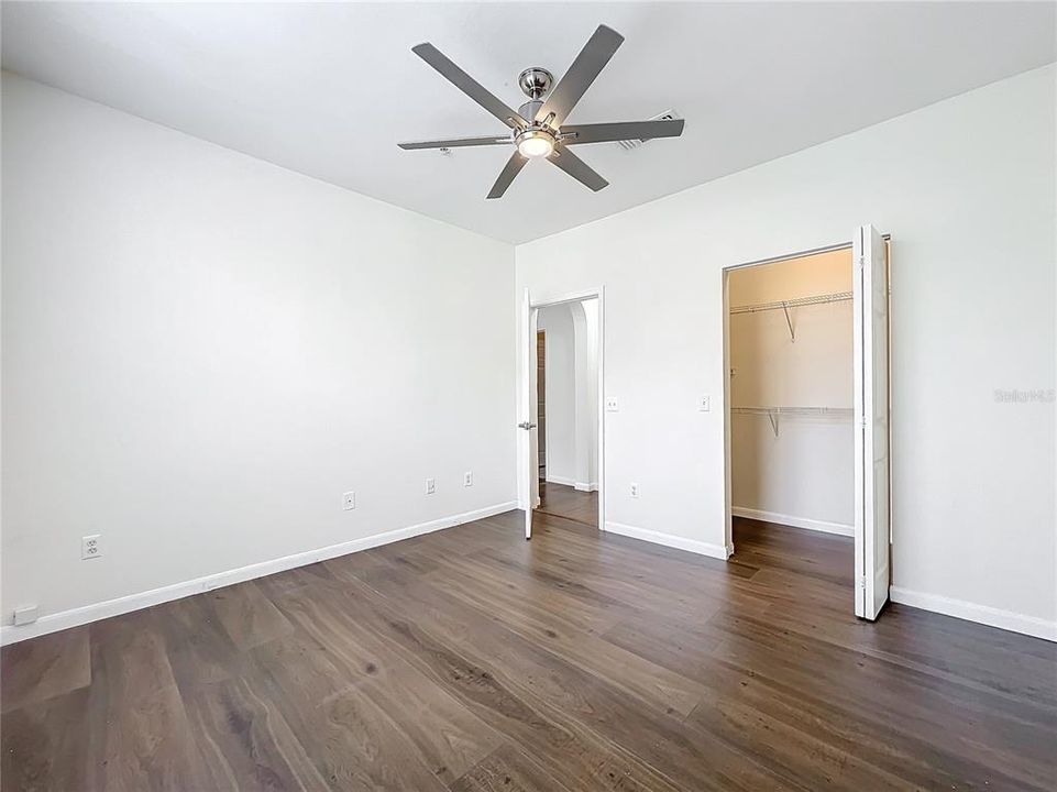 Bedroom with Walk-in Closet